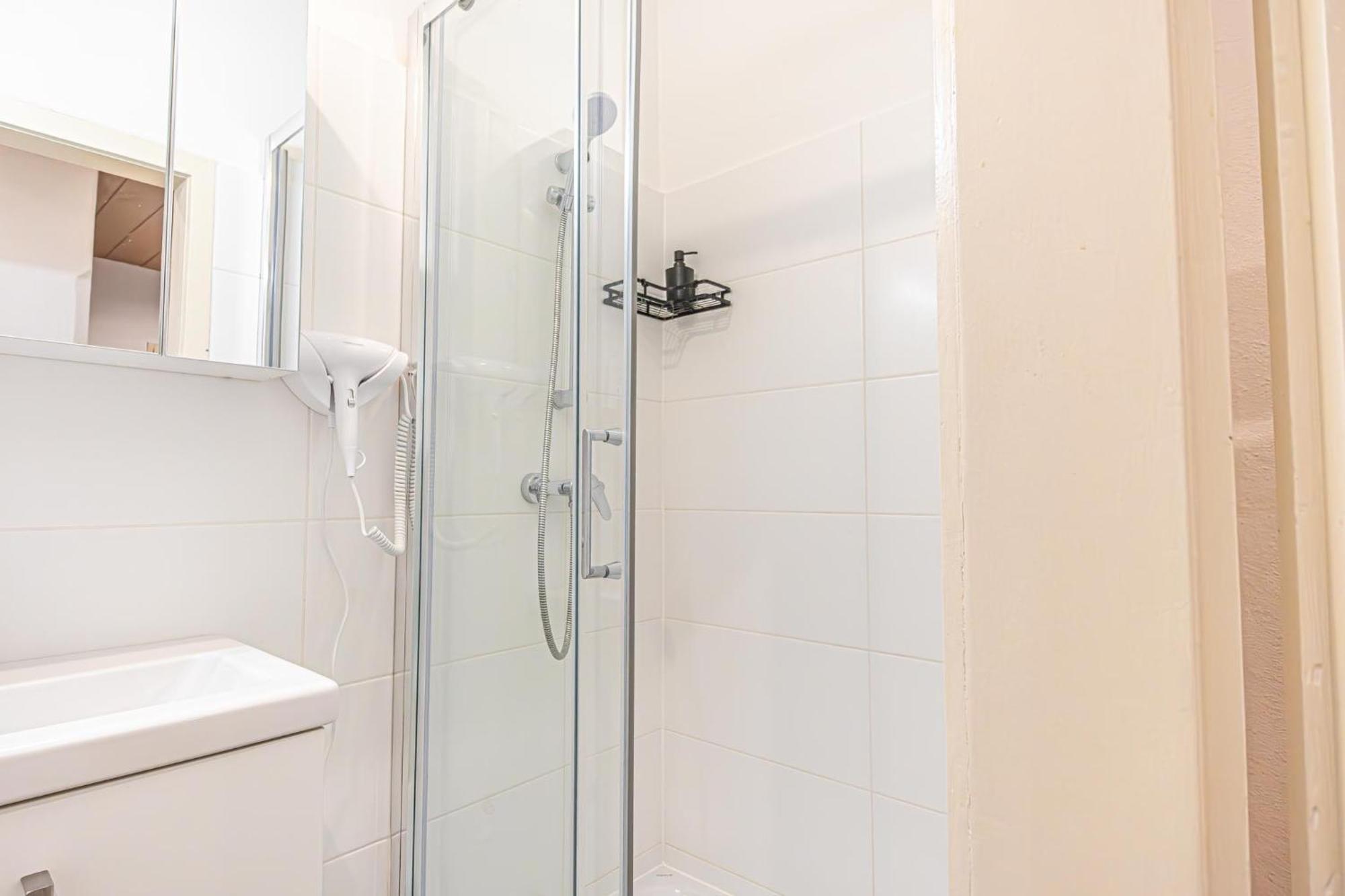 Desirable 2Br - Bookable For Longstays In Lockdown B 비엔나 외부 사진